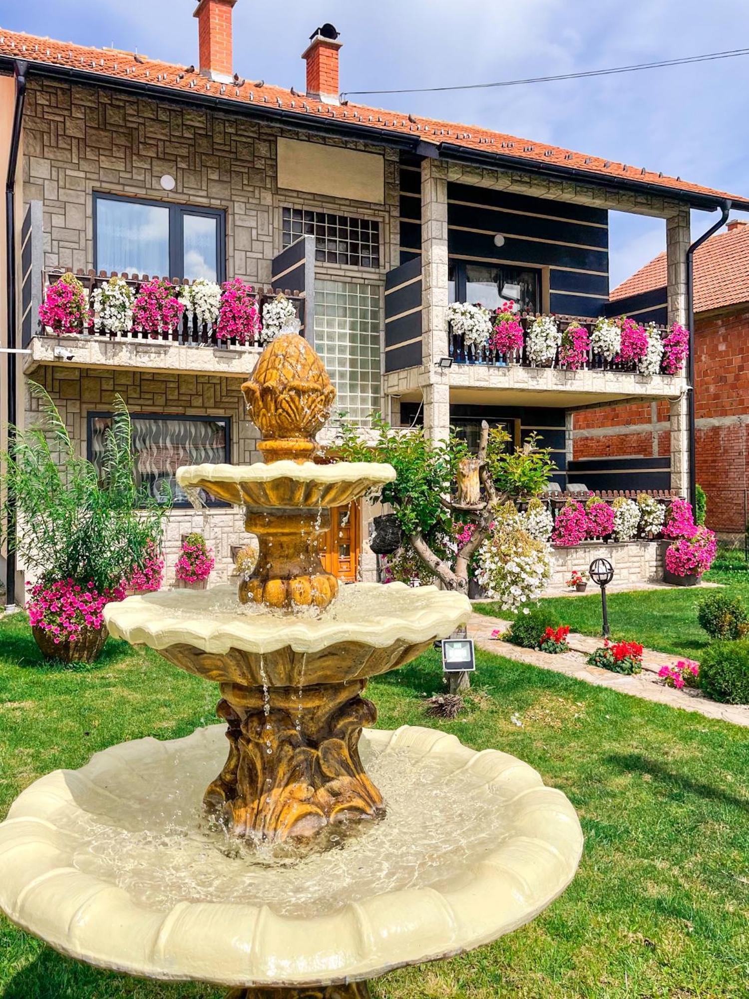 Vila Petunija Сйеница Екстериор снимка